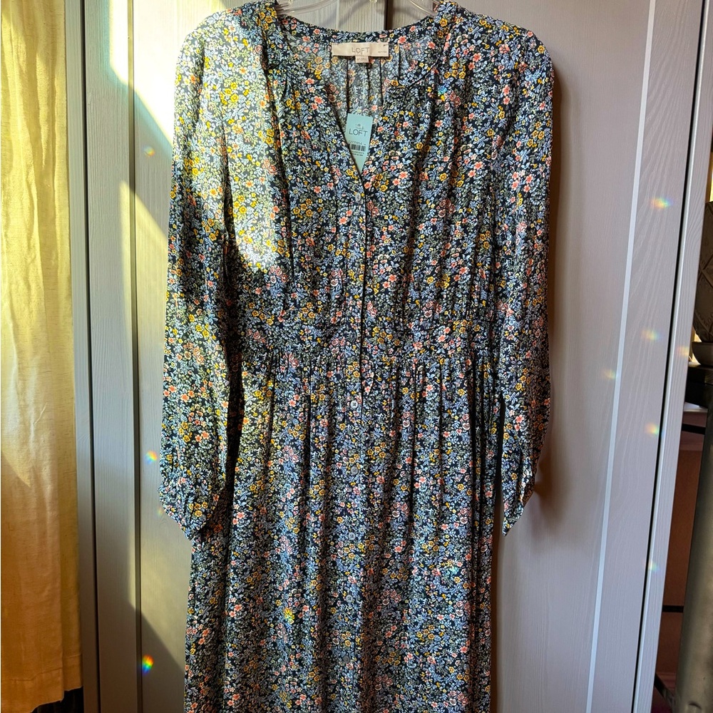 Loft midi dress. Never worn, size 8p